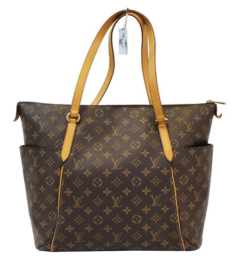 louis vuitton bag logo|louis vuitton signature bag.